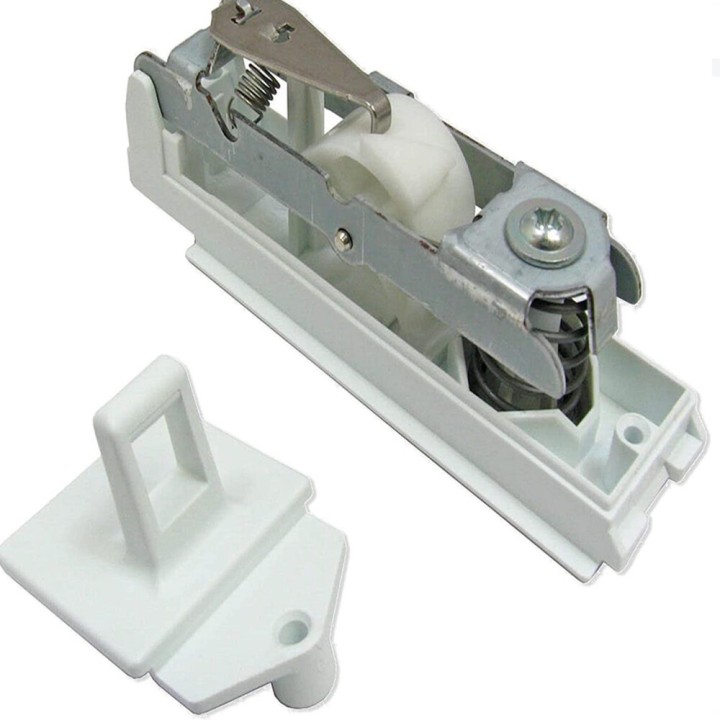 Chiusura Essiccatoio Indesit C00141611.257618 482000081715 482000023047
